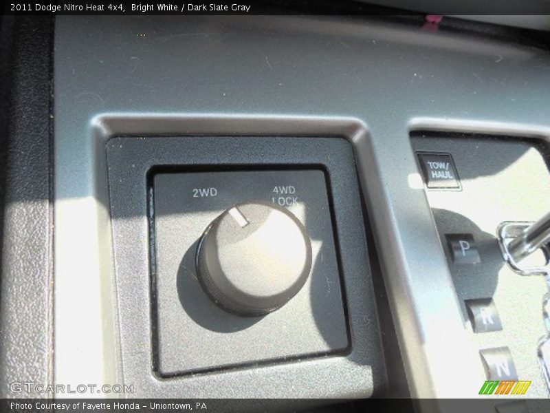 Bright White / Dark Slate Gray 2011 Dodge Nitro Heat 4x4