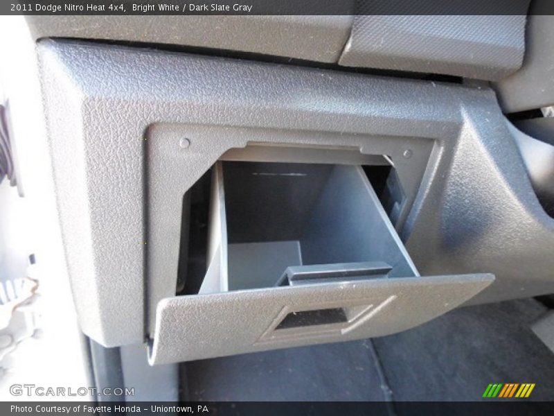 Bright White / Dark Slate Gray 2011 Dodge Nitro Heat 4x4