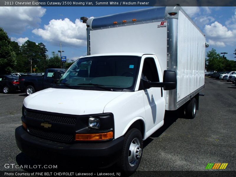 Front 3/4 View of 2013 Express Cutaway 3500 Moving Van