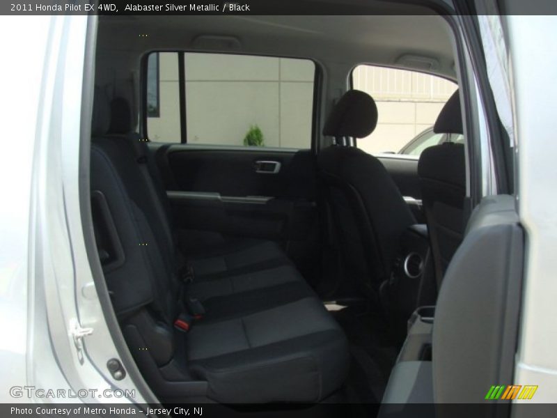 Alabaster Silver Metallic / Black 2011 Honda Pilot EX 4WD