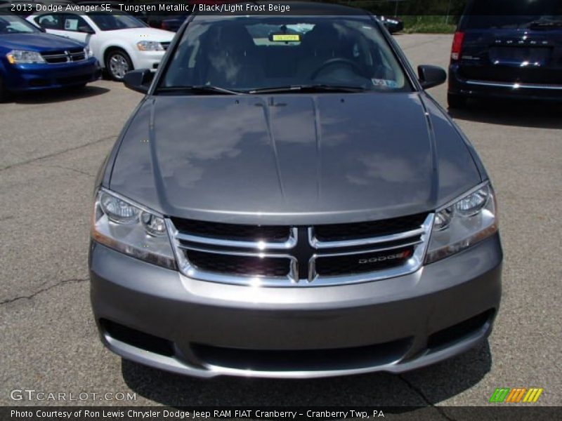 Tungsten Metallic / Black/Light Frost Beige 2013 Dodge Avenger SE