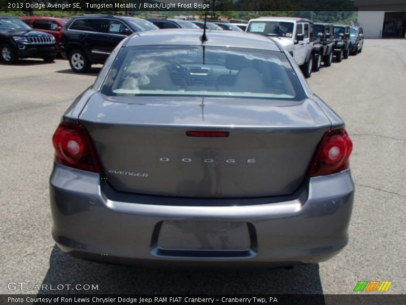 Tungsten Metallic / Black/Light Frost Beige 2013 Dodge Avenger SE