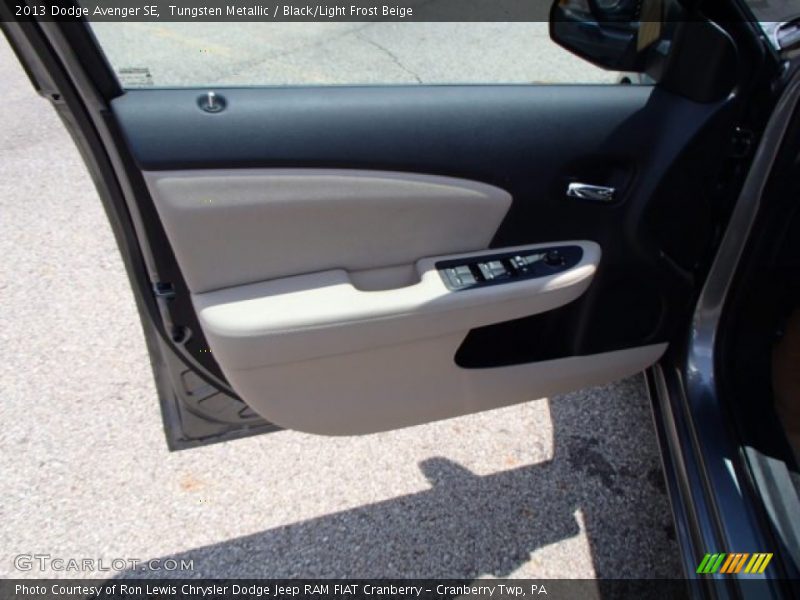 Tungsten Metallic / Black/Light Frost Beige 2013 Dodge Avenger SE