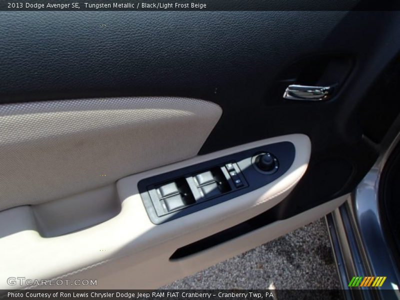 Tungsten Metallic / Black/Light Frost Beige 2013 Dodge Avenger SE