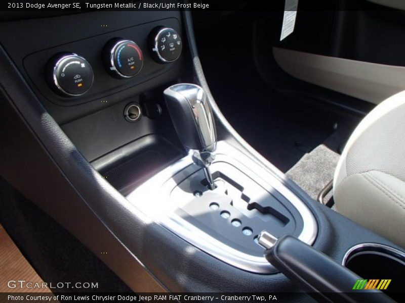 Tungsten Metallic / Black/Light Frost Beige 2013 Dodge Avenger SE