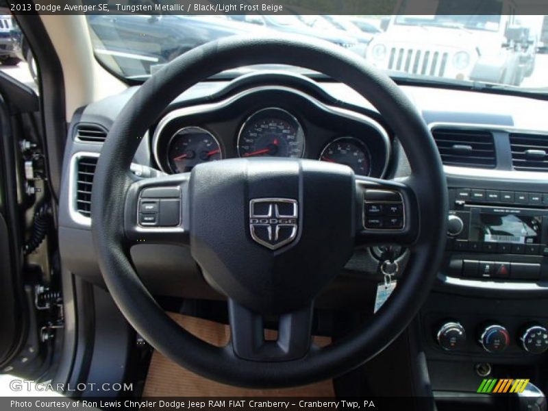 Tungsten Metallic / Black/Light Frost Beige 2013 Dodge Avenger SE