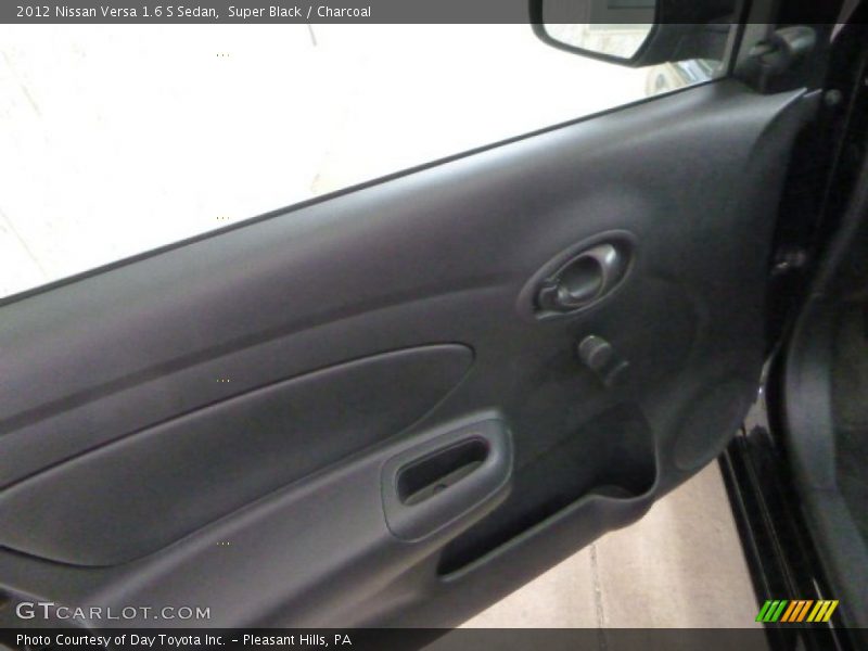 Super Black / Charcoal 2012 Nissan Versa 1.6 S Sedan