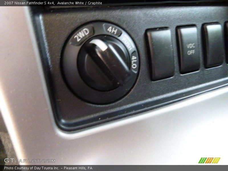 Avalanche White / Graphite 2007 Nissan Pathfinder S 4x4