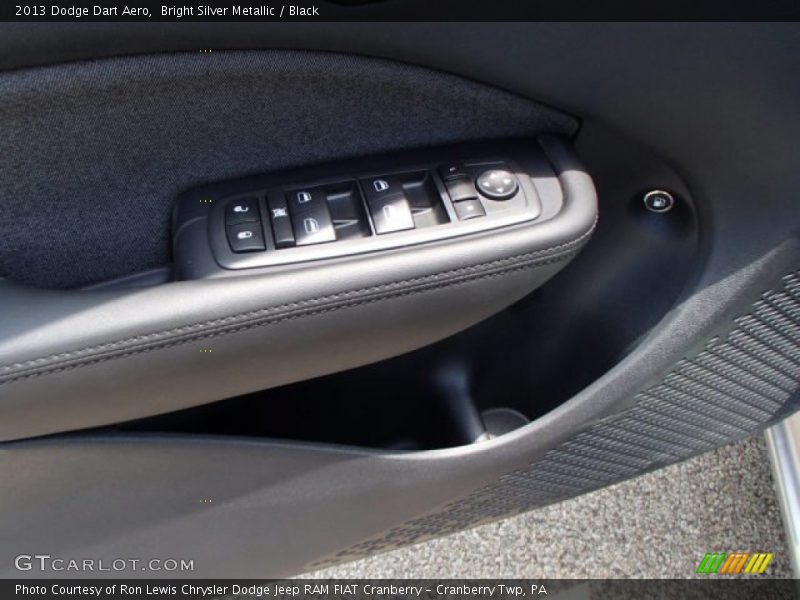 Bright Silver Metallic / Black 2013 Dodge Dart Aero