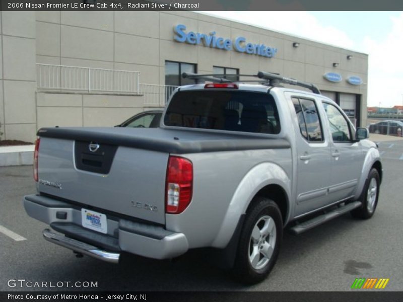 Radiant Silver / Charcoal 2006 Nissan Frontier LE Crew Cab 4x4