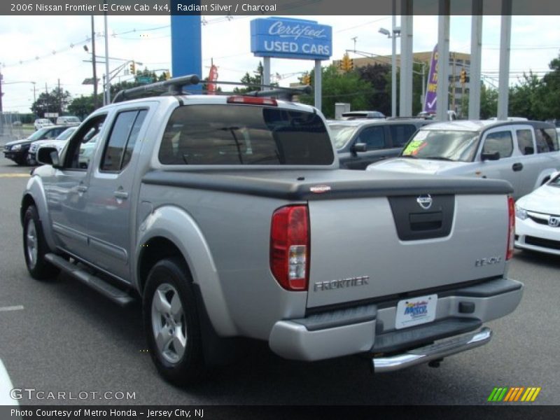 Radiant Silver / Charcoal 2006 Nissan Frontier LE Crew Cab 4x4