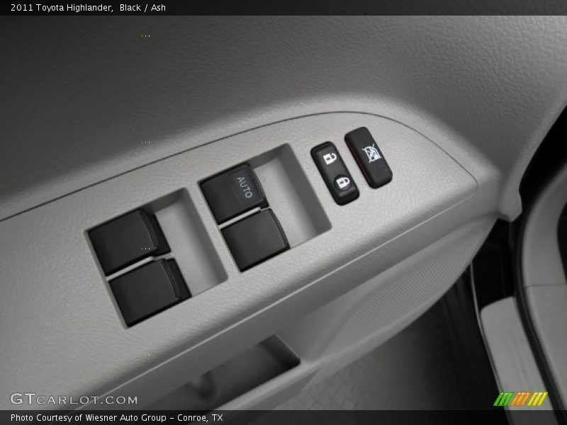 Black / Ash 2011 Toyota Highlander