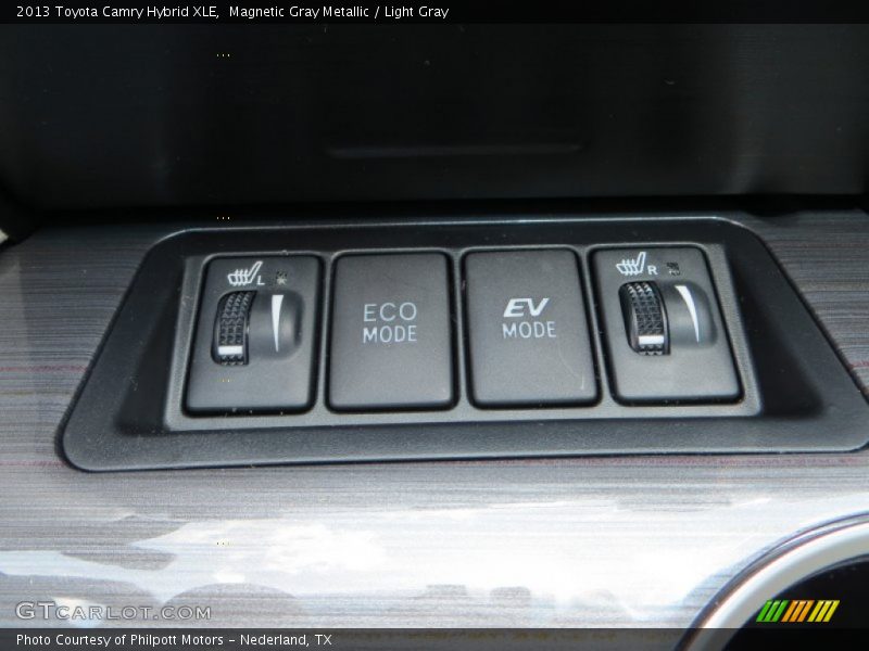 Magnetic Gray Metallic / Light Gray 2013 Toyota Camry Hybrid XLE