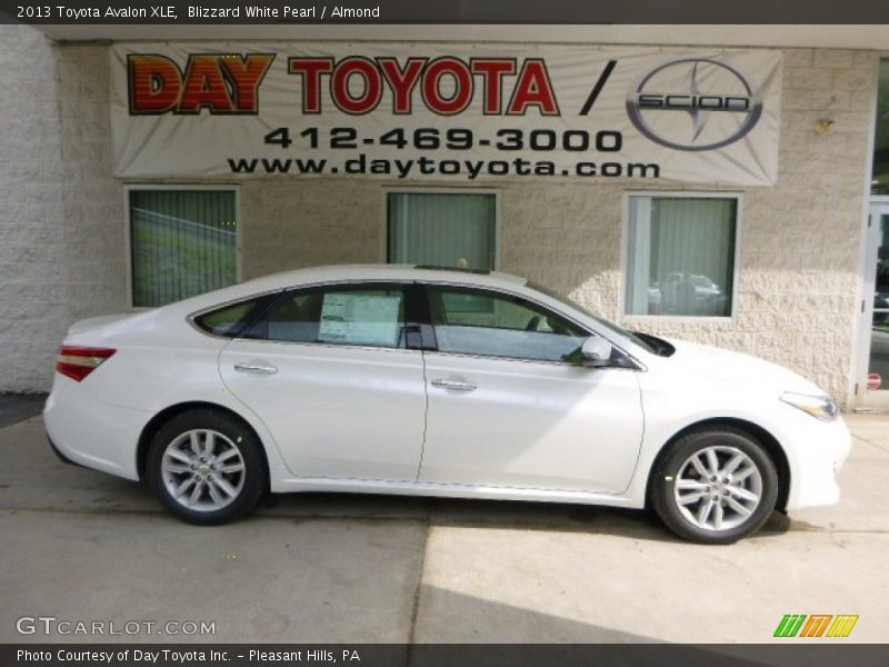 Blizzard White Pearl / Almond 2013 Toyota Avalon XLE