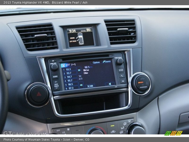 Blizzard White Pearl / Ash 2013 Toyota Highlander V6 4WD