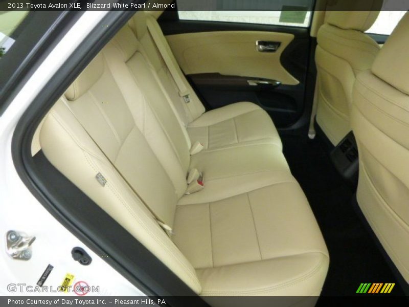 Blizzard White Pearl / Almond 2013 Toyota Avalon XLE