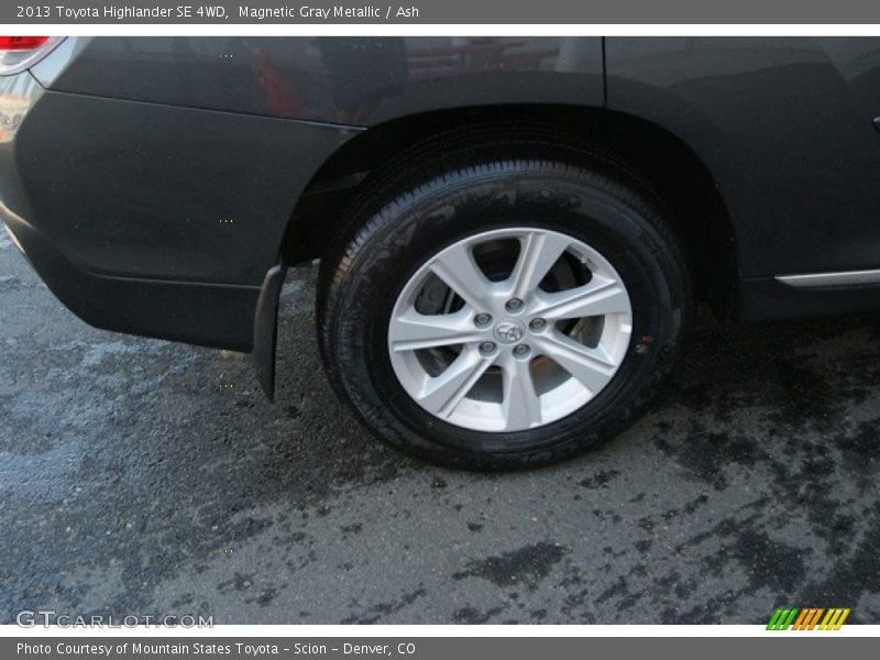 Magnetic Gray Metallic / Ash 2013 Toyota Highlander SE 4WD