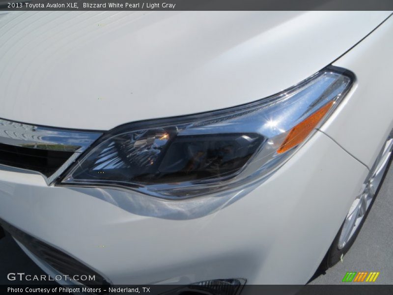 Blizzard White Pearl / Light Gray 2013 Toyota Avalon XLE