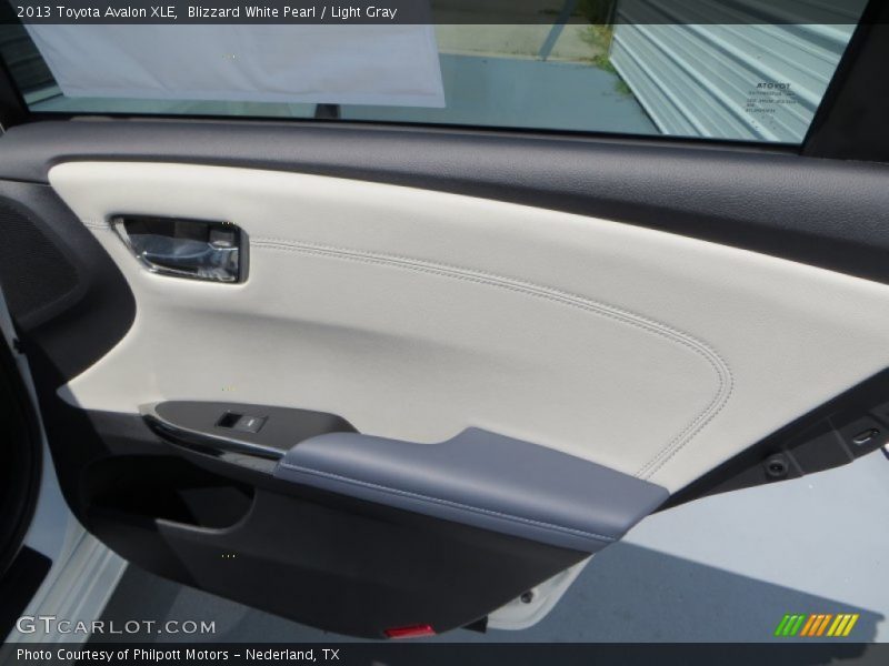 Blizzard White Pearl / Light Gray 2013 Toyota Avalon XLE