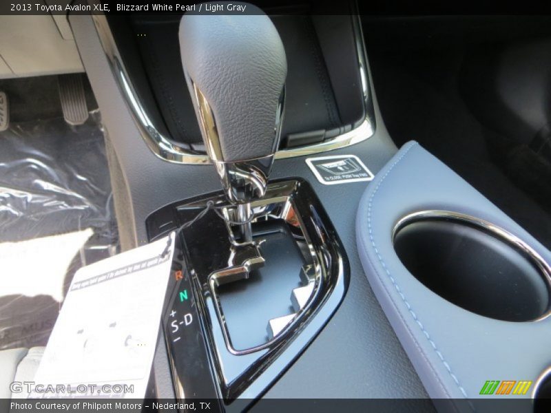 Blizzard White Pearl / Light Gray 2013 Toyota Avalon XLE