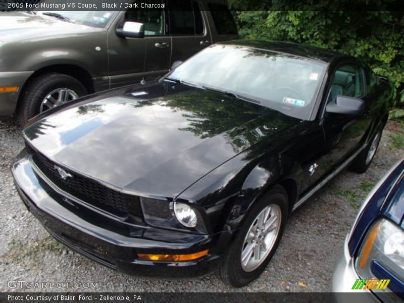 Black / Dark Charcoal 2009 Ford Mustang V6 Coupe