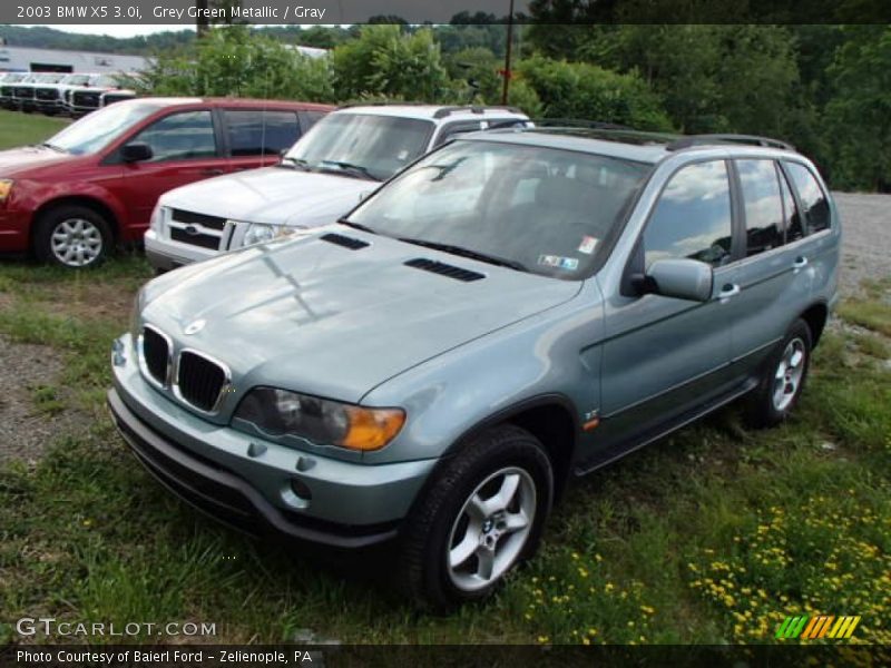 Front 3/4 View of 2003 X5 3.0i