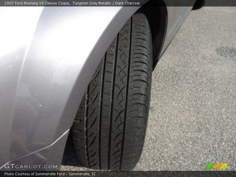 Tungsten Grey Metallic / Dark Charcoal 2007 Ford Mustang V6 Deluxe Coupe