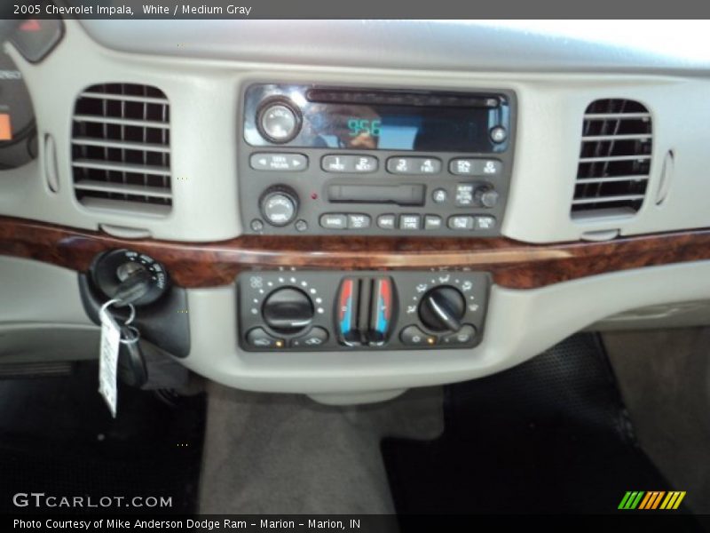 White / Medium Gray 2005 Chevrolet Impala