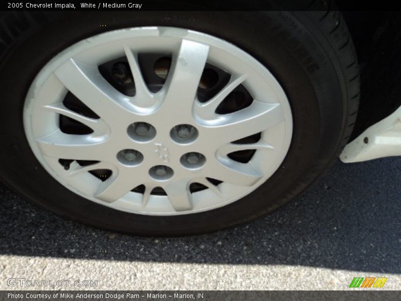White / Medium Gray 2005 Chevrolet Impala