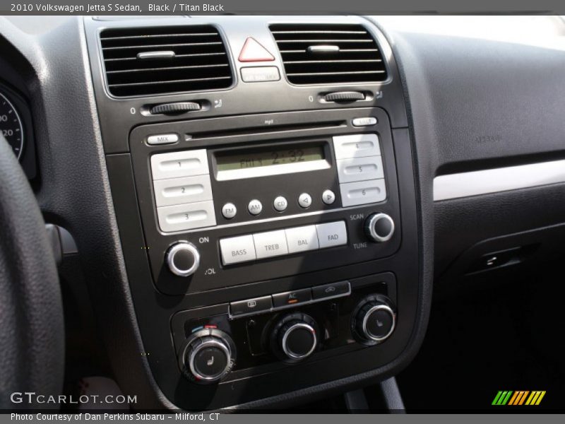 Black / Titan Black 2010 Volkswagen Jetta S Sedan