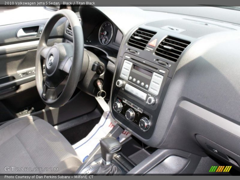 Black / Titan Black 2010 Volkswagen Jetta S Sedan