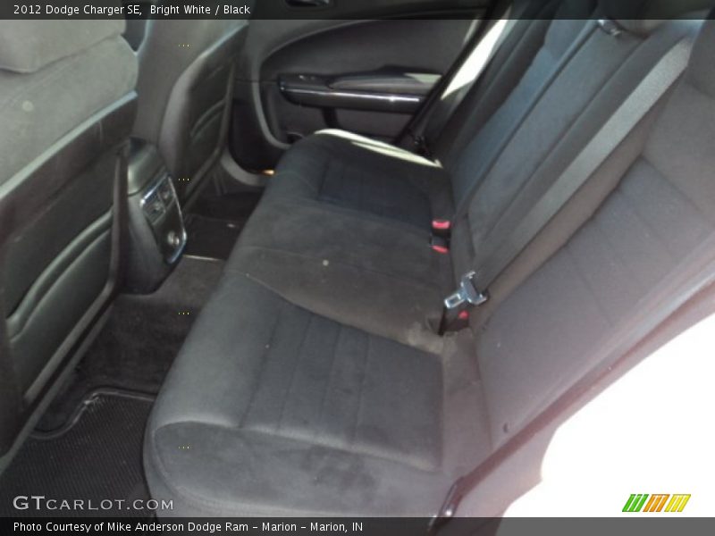 Bright White / Black 2012 Dodge Charger SE