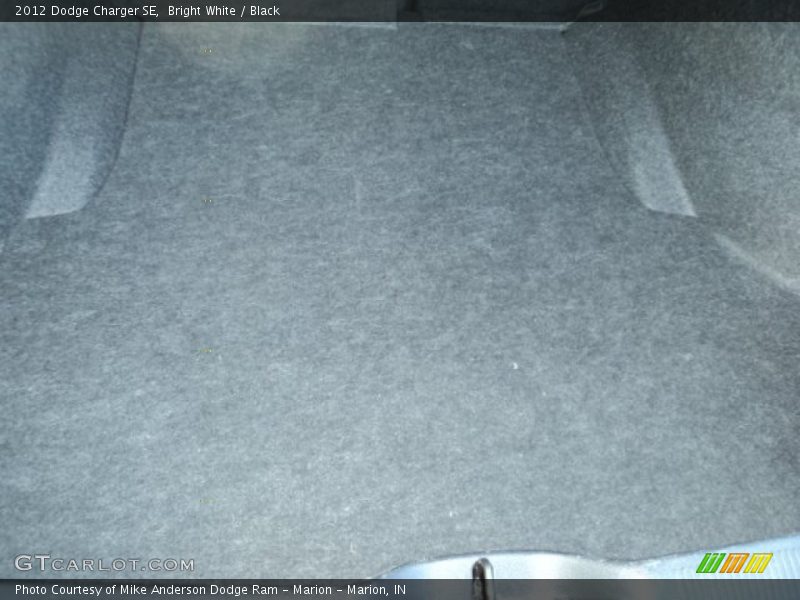 Bright White / Black 2012 Dodge Charger SE