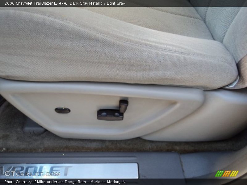 Dark Gray Metallic / Light Gray 2006 Chevrolet TrailBlazer LS 4x4