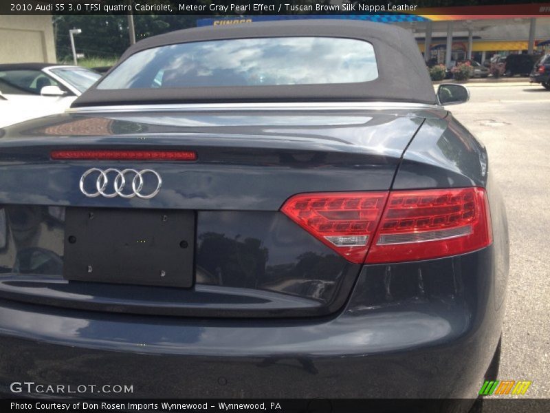 Meteor Gray Pearl Effect / Tuscan Brown Silk Nappa Leather 2010 Audi S5 3.0 TFSI quattro Cabriolet