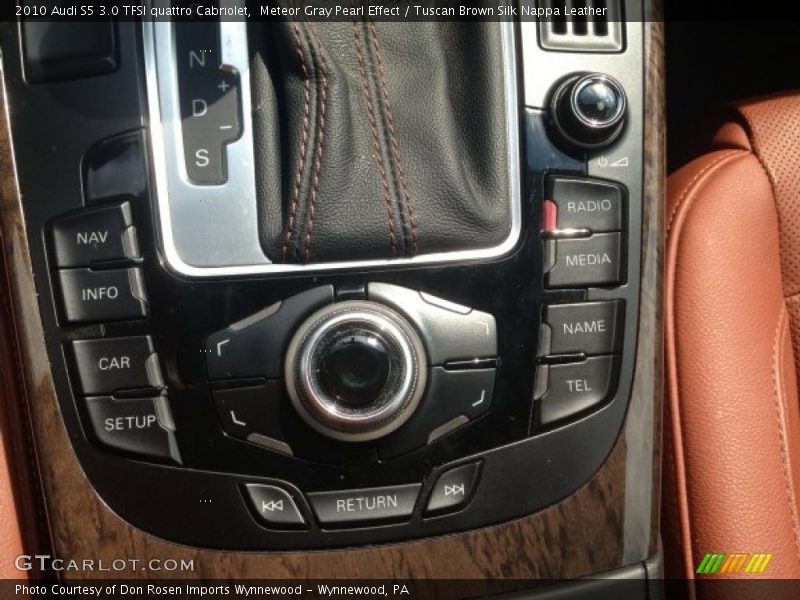 Controls of 2010 S5 3.0 TFSI quattro Cabriolet