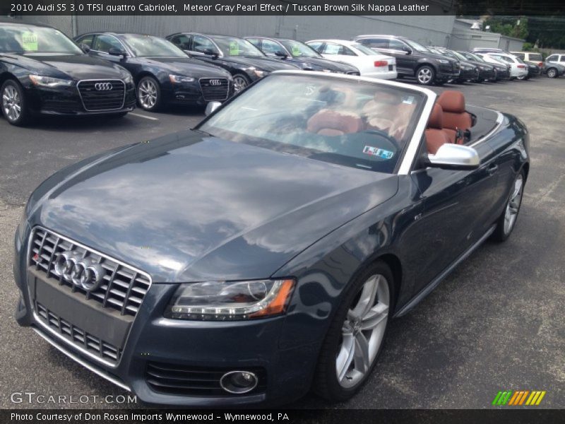 Front 3/4 View of 2010 S5 3.0 TFSI quattro Cabriolet