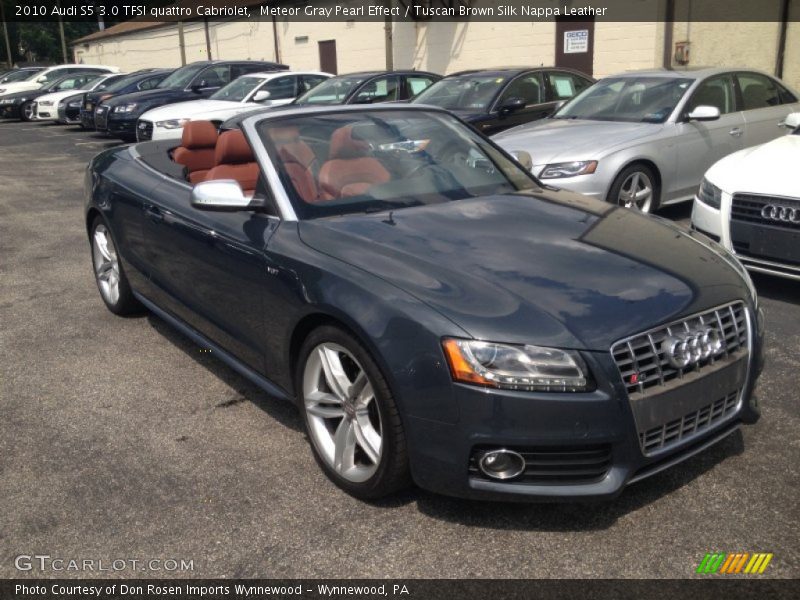 Front 3/4 View of 2010 S5 3.0 TFSI quattro Cabriolet