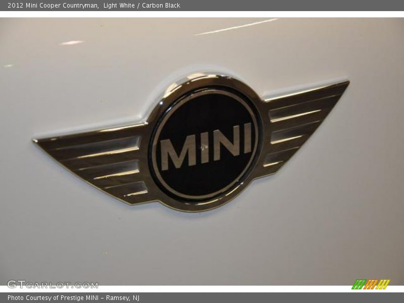 Light White / Carbon Black 2012 Mini Cooper Countryman