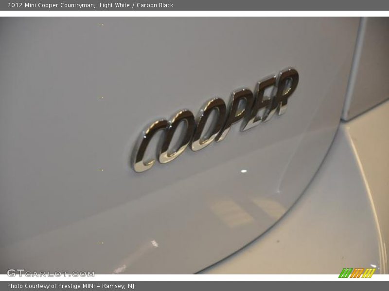 Light White / Carbon Black 2012 Mini Cooper Countryman