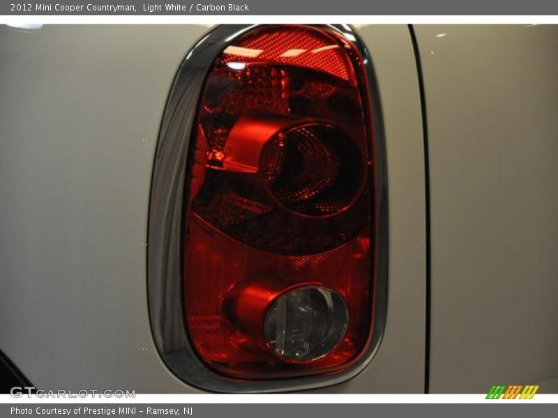 Light White / Carbon Black 2012 Mini Cooper Countryman