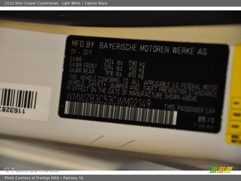 Light White / Carbon Black 2012 Mini Cooper Countryman