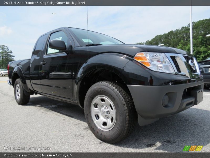 Front 3/4 View of 2013 Frontier S King Cab