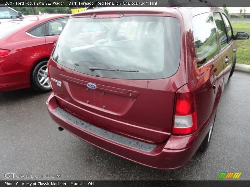 Dark Toreador Red Metallic / Charcoal/Light Flint 2007 Ford Focus ZXW SES Wagon