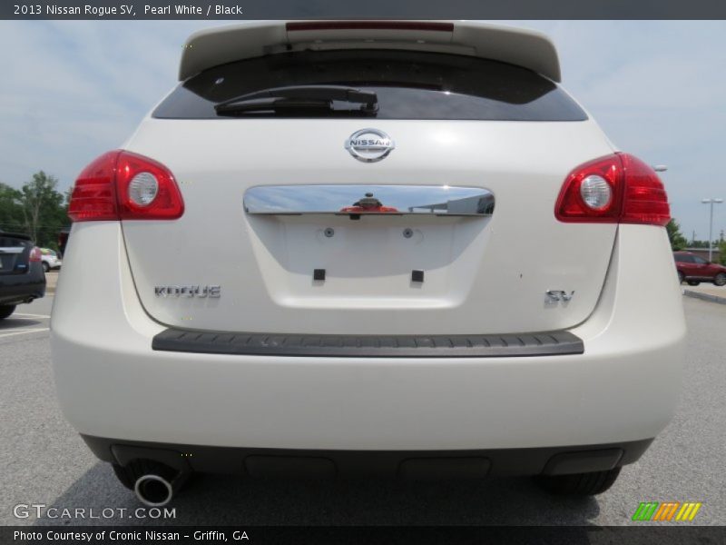 Pearl White / Black 2013 Nissan Rogue SV