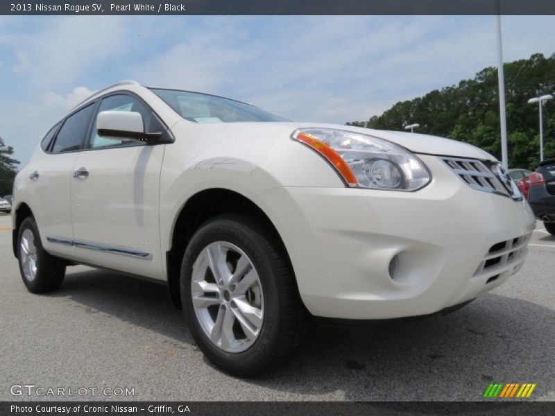 Pearl White / Black 2013 Nissan Rogue SV