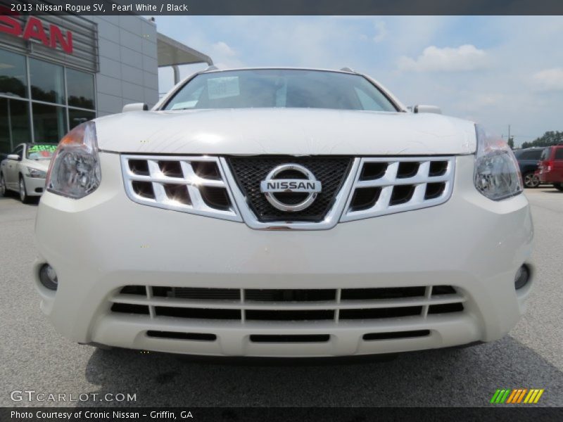 Pearl White / Black 2013 Nissan Rogue SV