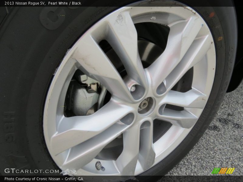 Pearl White / Black 2013 Nissan Rogue SV