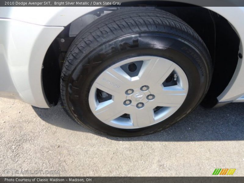Bright Silver Metallic / Dark Slate Gray 2010 Dodge Avenger SXT