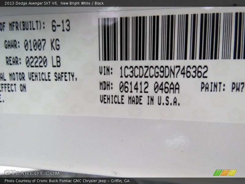 New Bright White / Black 2013 Dodge Avenger SXT V6